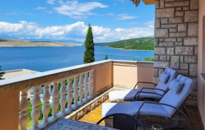Stunning Apartment In Jadranovo With Wifi